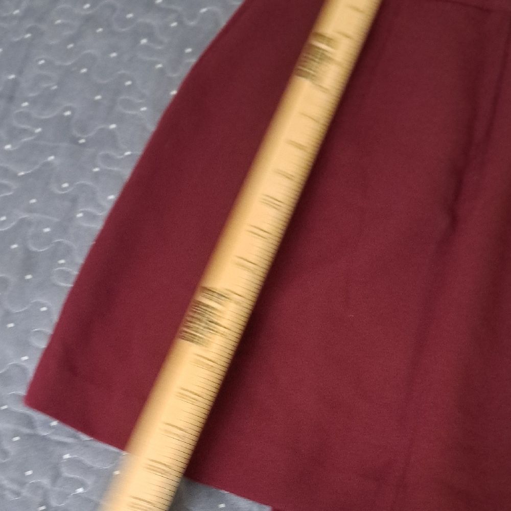 Banana Republic Women's Burgundy Skirt size 2 - Picture 5 of 6